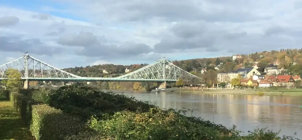 The view of the Blaues Wunder from Schillerplatz - a beautiful picnic spot when visiting Dresden with kkids.
