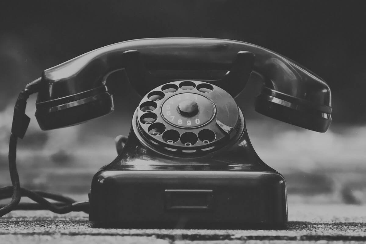 How To Make Connections When You feel like an Outsider