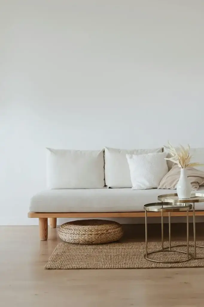 A photo of the perfect living room, a standard the cannot be kept by a professional mother who has recently moved abroad.